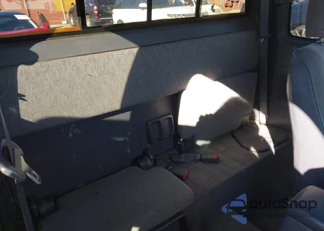 1999 Toyota Tacoma from USA, damaged, VIN 4TAVL52N8XZ475061